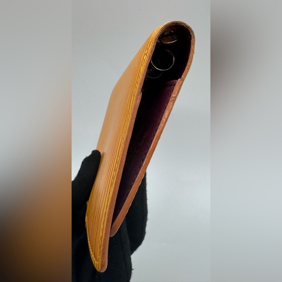 Louis Vuitton Yellow Organizer/Agenda with Gold Accents - Picture 9 of 10